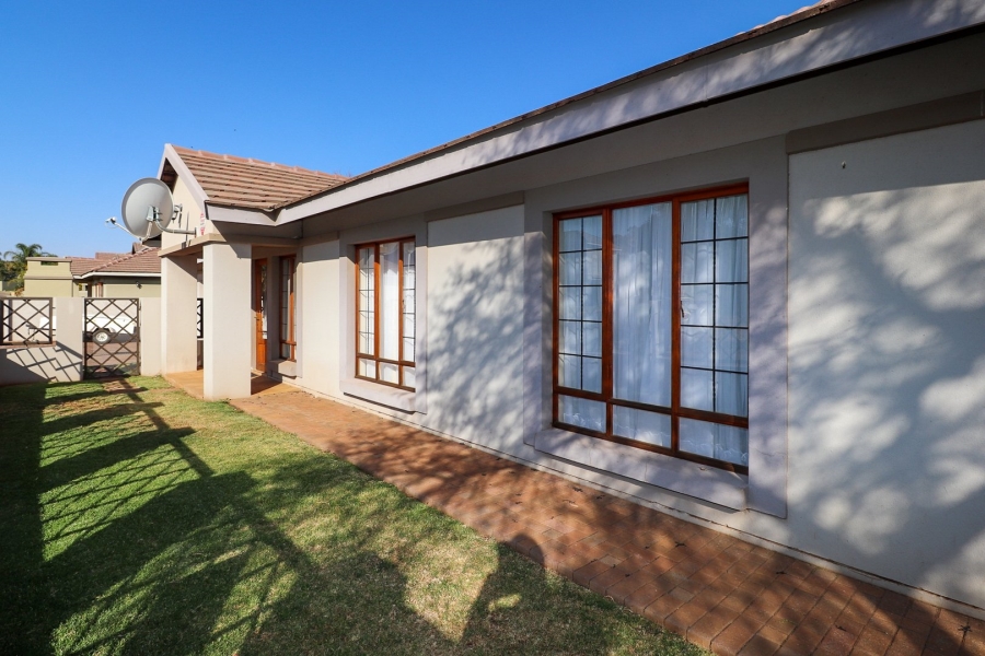 To Let 3 Bedroom Property for Rent in Wilkoppies North West